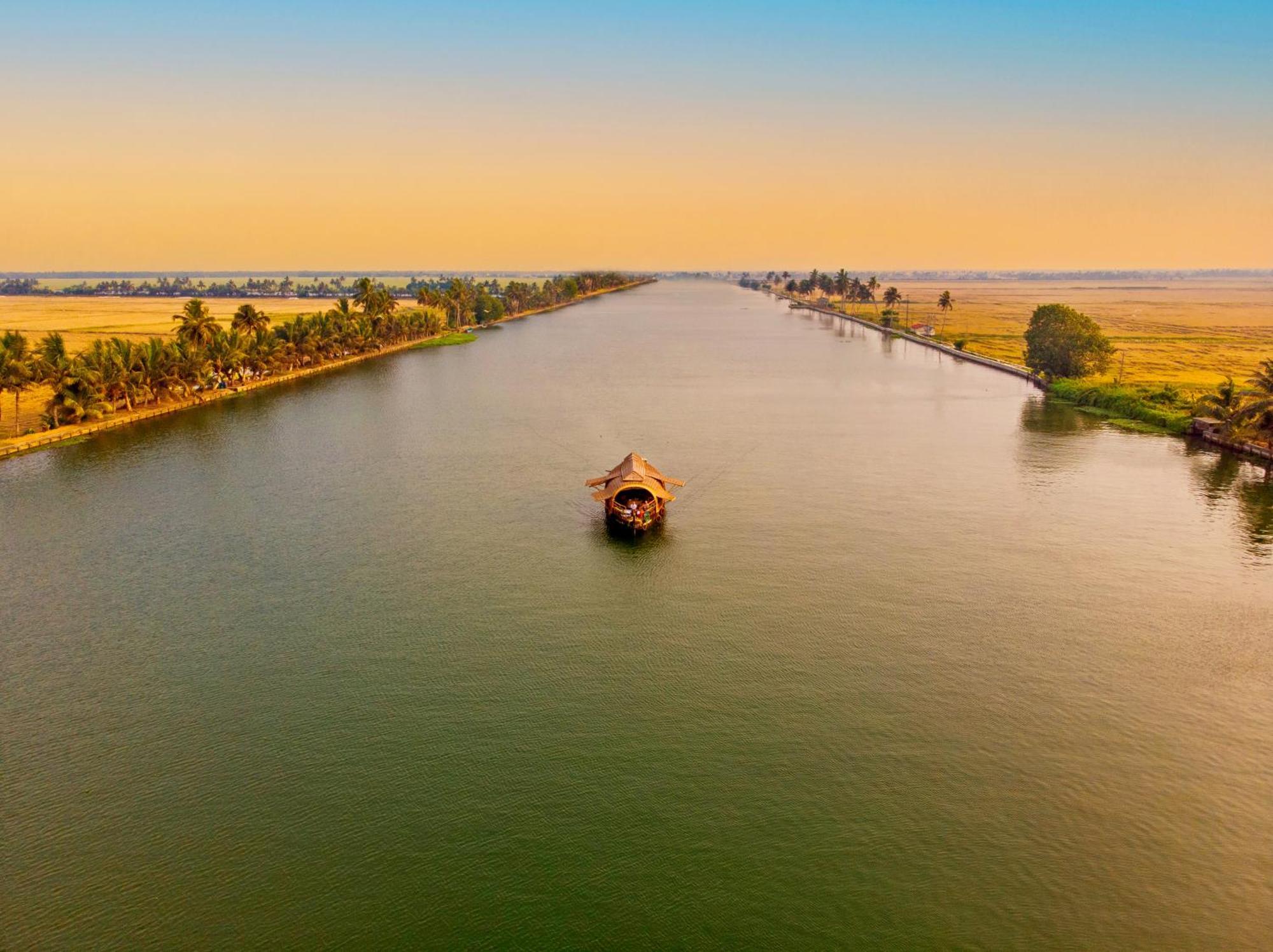 Spice Coast Cruises - Houseboat, A Cgh Earth Experience Hotel Alappuzha Kültér fotó