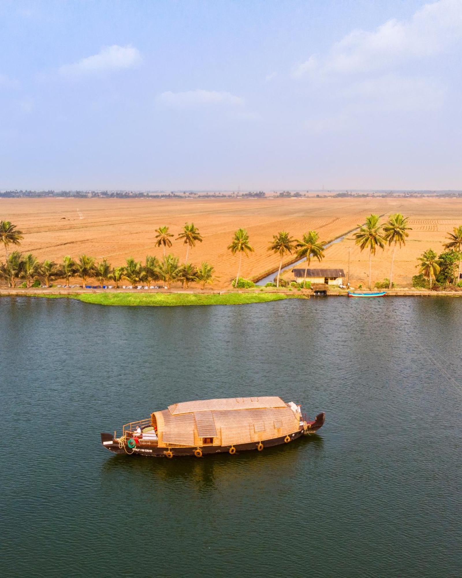 Spice Coast Cruises - Houseboat, A Cgh Earth Experience Hotel Alappuzha Kültér fotó