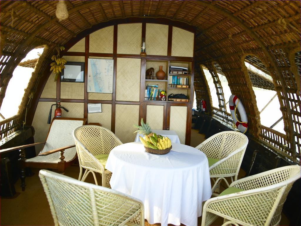 Spice Coast Cruises - Houseboat, A Cgh Earth Experience Hotel Alappuzha Kültér fotó