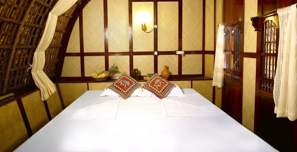Spice Coast Cruises - Houseboat, A Cgh Earth Experience Hotel Alappuzha Kültér fotó