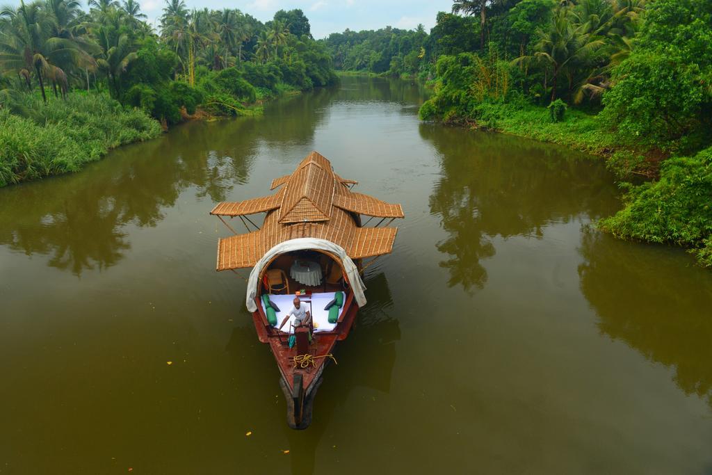 Spice Coast Cruises - Houseboat, A Cgh Earth Experience Hotel Alappuzha Kültér fotó
