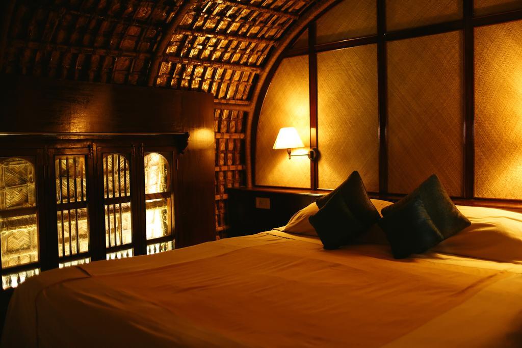 Spice Coast Cruises - Houseboat, A Cgh Earth Experience Hotel Alappuzha Kültér fotó